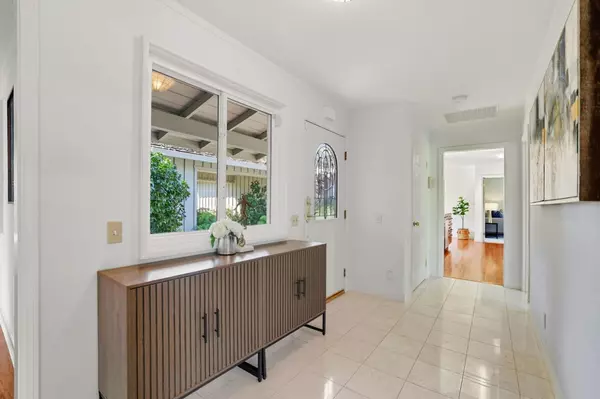 Los Altos, CA 94022,83 Almond AVE