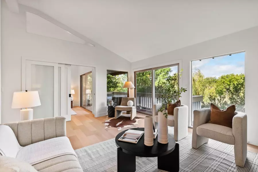 6 Lilly LN, San Carlos, CA 94070