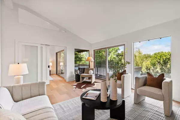 San Carlos, CA 94070,6 Lilly LN