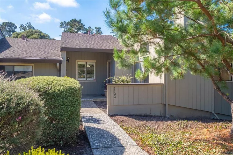 1109 Heather LN, Pacific Grove, CA 93950