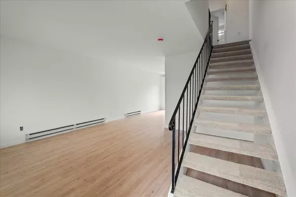 Hayward, CA 94544,27418 Susan PL 3