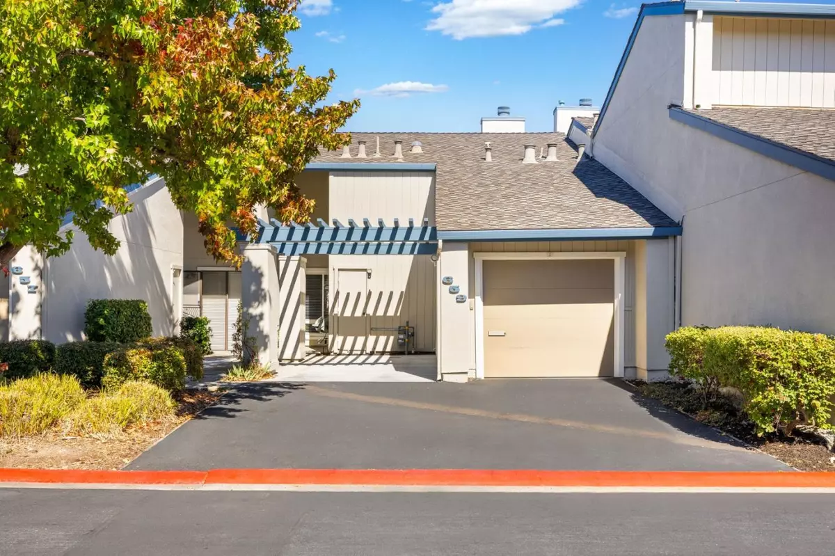 Foster City, CA 94404,659 Libra LN