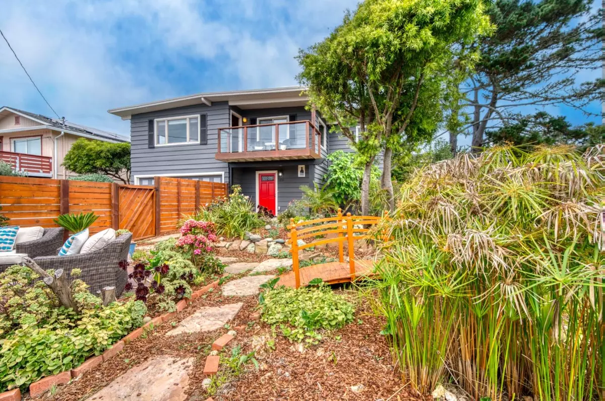 Moss Beach, CA 94038,855 San Ramon AVE