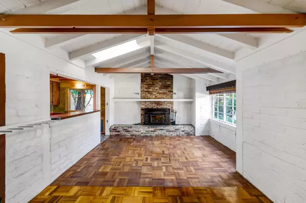 Pacific Grove, CA 93950,221 Pine Garden LN