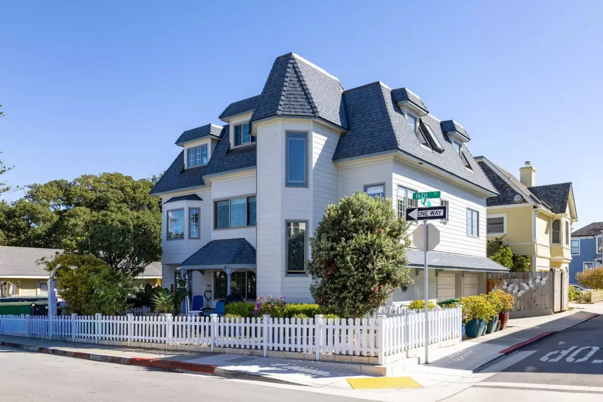 Pacific Grove, CA 93950,127 16th ST