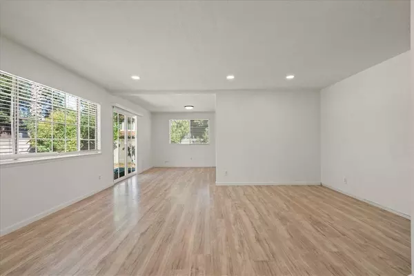 Cupertino, CA 95014,10101 Richwood DR