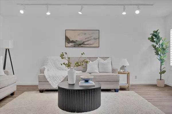 Pacific Grove, CA 93950,605 Acorn CT