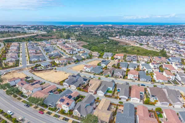 2962 Bluffs DR, Marina, CA 93933