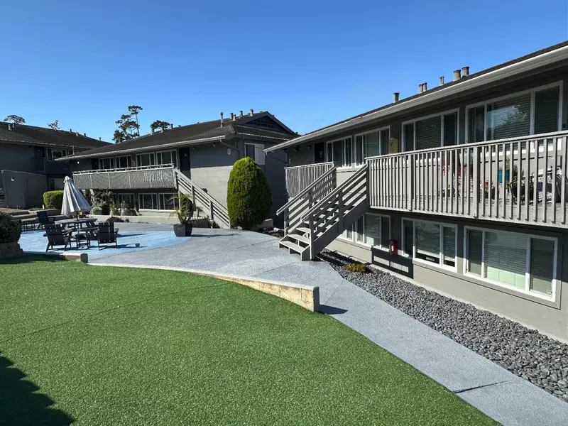 1042 Forest AVE, Pacific Grove, CA 93950