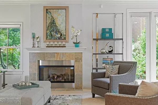 Belmont, CA 94002,19 Loma Vista LN