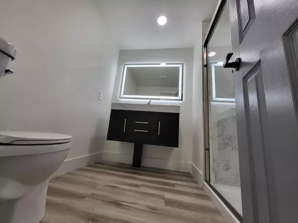 Mountain View, CA 94043,440 Moffett BLVD 61