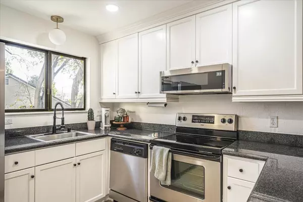 Fremont, CA 94536,38780 Tyson LN 205C