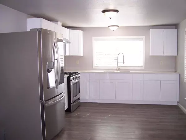 Salinas, CA 93906,255 E. Bolivar ST 6