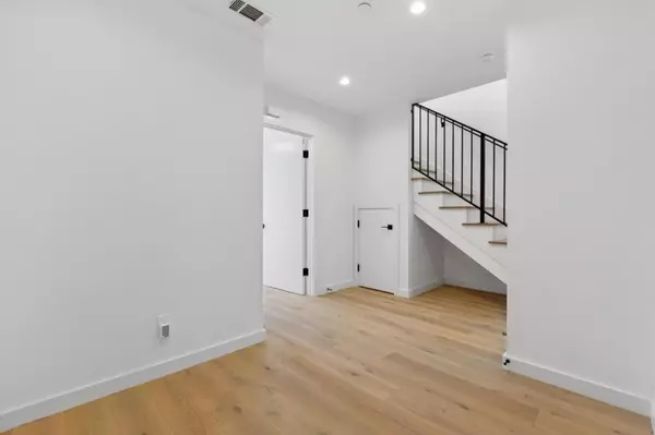 Burlingame, CA 94010,1433 Floribunda AVE 7