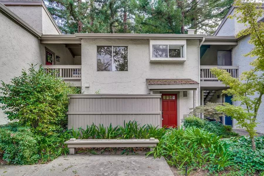 19423 Vineyard LN, Saratoga, CA 95070