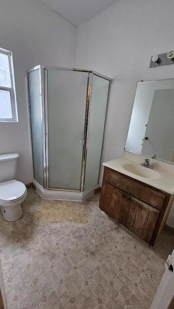 San Jose, CA 95112,371 E William ST