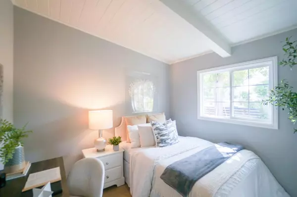 Menlo Park, CA 94025,1304 Modoc AVE