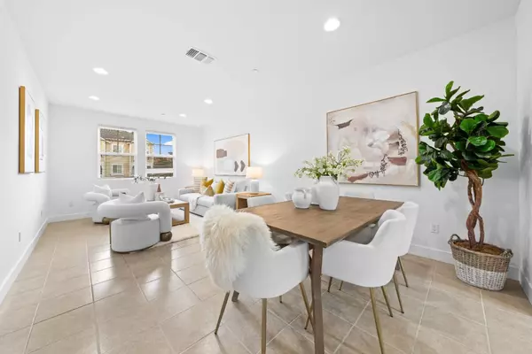 Mountain View, CA 94043,856 Sycamore LOOP