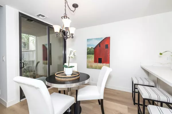 Mountain View, CA 94043,215 Horizon AVE