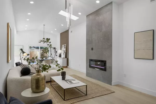 Santa Clara, CA 95050,748 Clara Vista AVE