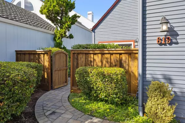 Foster City, CA 94404,619 Mystic LN