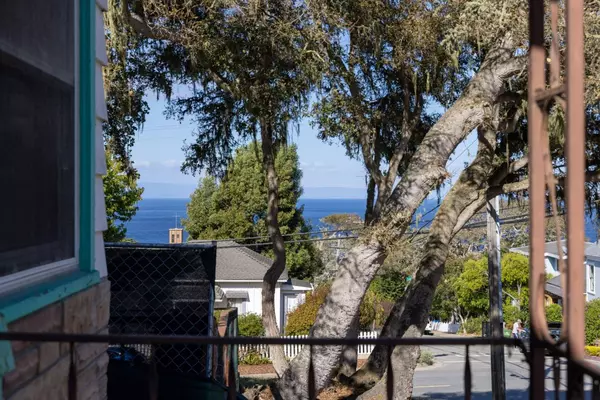 Pacific Grove, CA 93950,306 9th ST