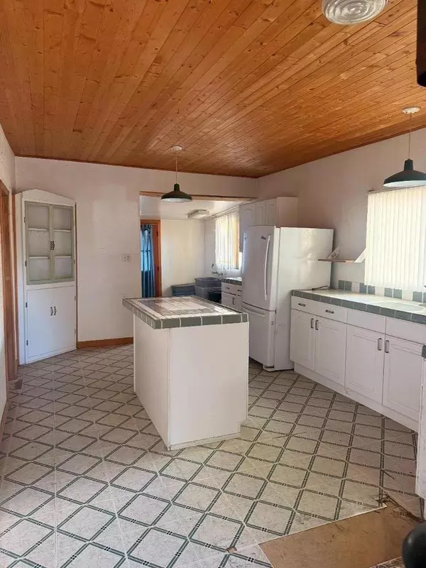 Morgan Hill, CA 95037,65 East Second ST