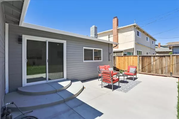 Milpitas, CA 95035,182 Rose DR