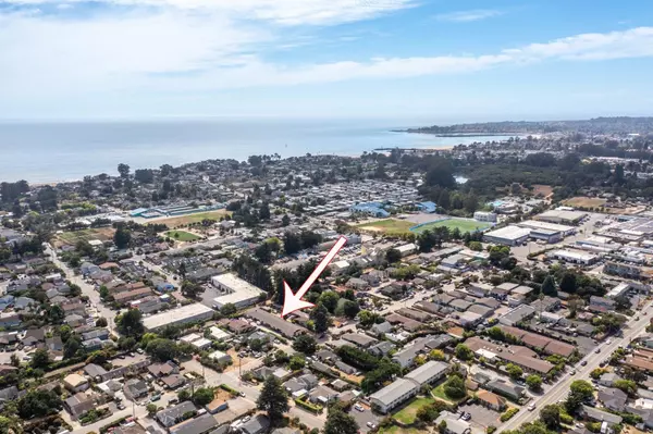 2030 Kinsley ST, Santa Cruz, CA 95062