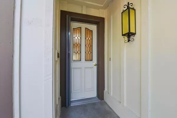 San Jose, CA 95135,6098 Montgomery CT