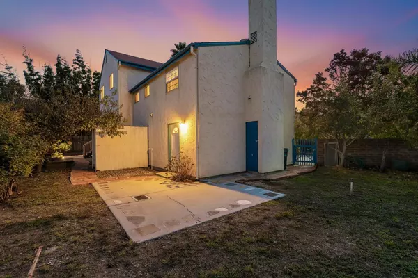 Santa Cruz, CA 95062,1735 Matthews LN