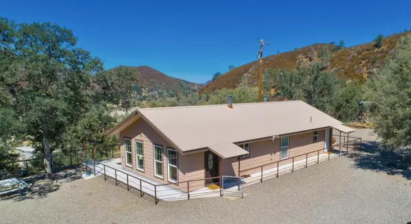 20505 Coalinga RD, Paicines, CA 95043