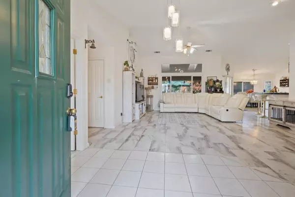 Redding, CA 96001,2920 Aspen Glow LN