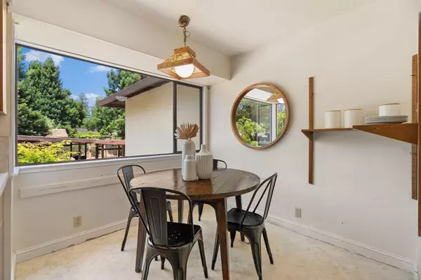 Los Altos, CA 94022,17 Oak ST