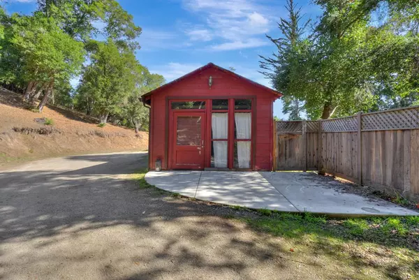 Aptos, CA 95003,900 Mesa Grande RD
