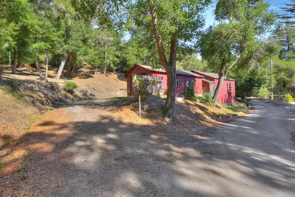 Aptos, CA 95003,900 Mesa Grande RD