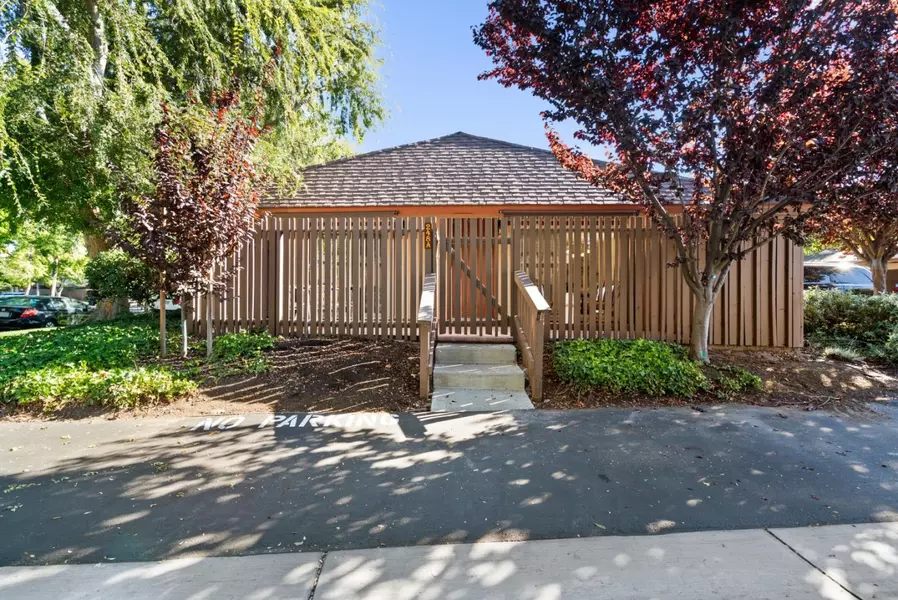 248 E Red Oak DR A, Sunnyvale, CA 94086