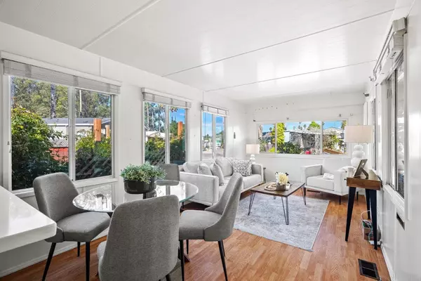 Santa Cruz, CA 95062,560 30th AVE 33