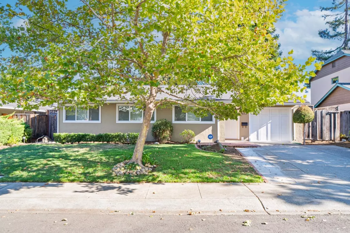 Mountain View, CA 94040,1013 Karen WAY