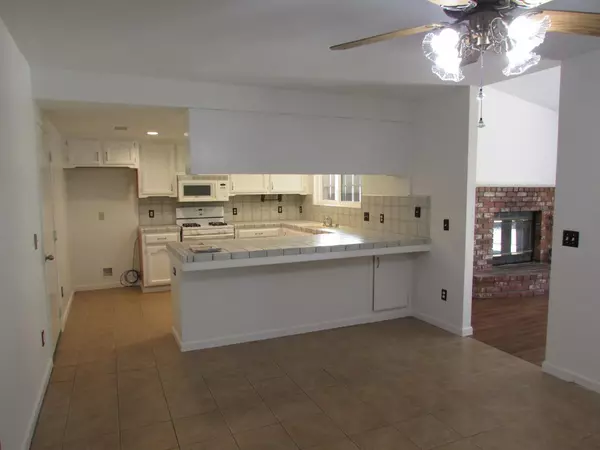 Paso Robles, CA 93446,1716 Wade DR