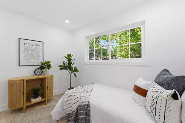 Mountain View, CA 94043,932 Ormonde DR