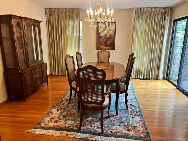 Palo Alto, CA 94303,701 Christine DR
