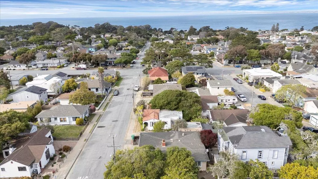 728 Spruce AVE, Pacific Grove, CA 93950