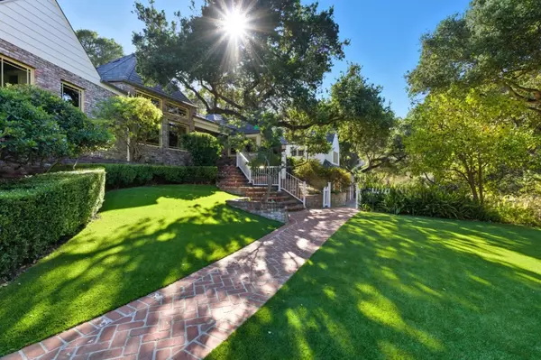 Los Altos Hills, CA 94024,23423 Toyonita RD