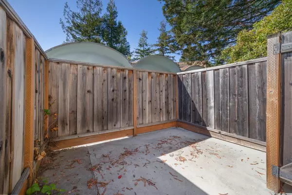 Santa Cruz, CA 95060,180 Dakota AVE D