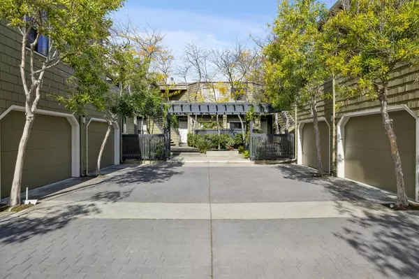 San Mateo, CA 94404,1016 Shoreline DR