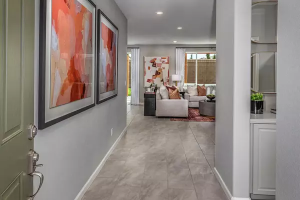 Hollister, CA 95023,1910 Peony ST