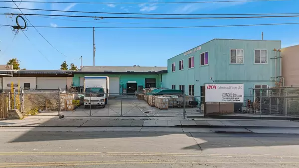 2163 Palm AVE, San Mateo, CA 94403