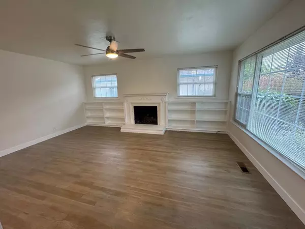 Monterey, CA 93940,429 Larkin ST A