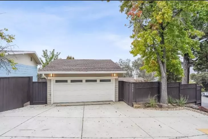Oakland, CA 94611,6900 Thornhill DR